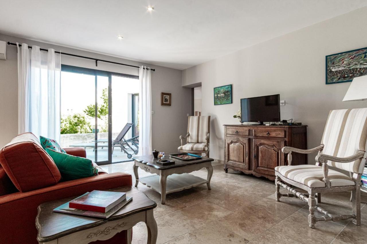 La Verdiere - Contemporary House With Garden And Private Pool LʼIsle-sur-la-Sorgue Exterior foto